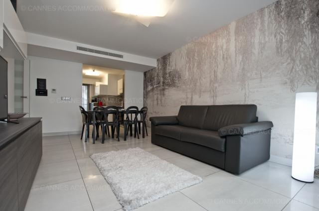 Location appartement Régates Royales de Cannes 2024 J -144 - Hall – living-room - 7 Croisette 7C201